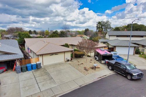131 Croydon Ct, Vacaville, CA 95687-5619