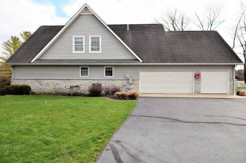 720 Edenwood Dr, Springfield, OH 45504-4641