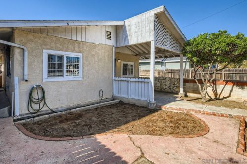 426 8th Ave, Escondido, CA 92025-5031