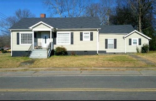 270 Hayne St, Woodruff, SC 29388-1922
