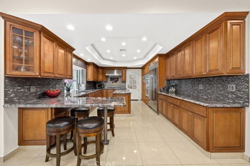 1468 Hillside Dr, Glendale CA  91208-2417 exterior