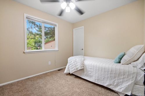 17857 Oxford Pl, Denver CO 80014-5137 exterior