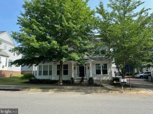 14348 Sharpshinned Dr, Gainesville VA  20155-5835 exterior