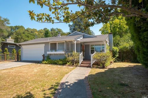 4 Manor Rd, San Rafael, CA 94904-1129
