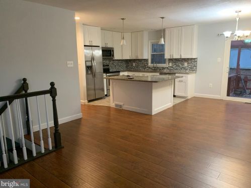 4959 Linsey Ct, Woodbridge, VA 22193-4327