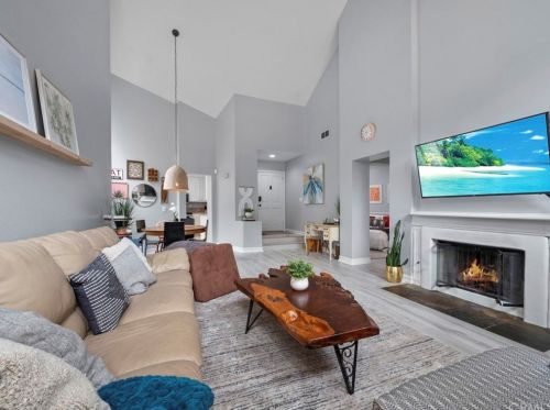 35 Del Perlatto, Irvine CA  92614-5359 exterior