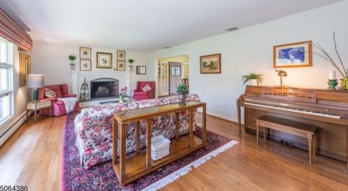 602 Mountain Rd, Kinnelon, NJ 07405-2129