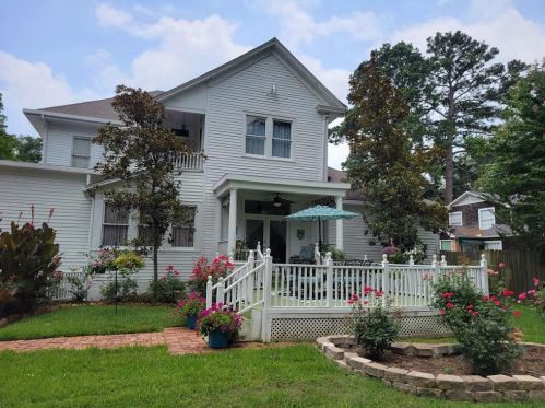 922 Houston Ave, Mapleton, TX 75835-2246