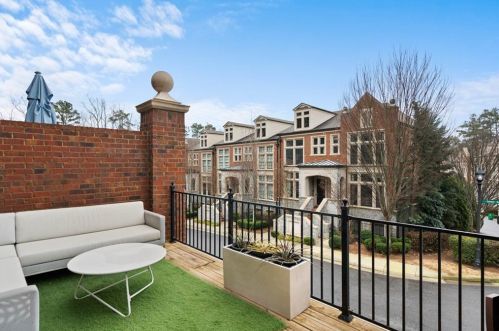 2932 Hermance Dr, Atlanta GA  30319-2704 exterior