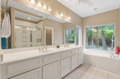 15720 Kuykendahl Ct, Conroe TX  77384-3560 exterior