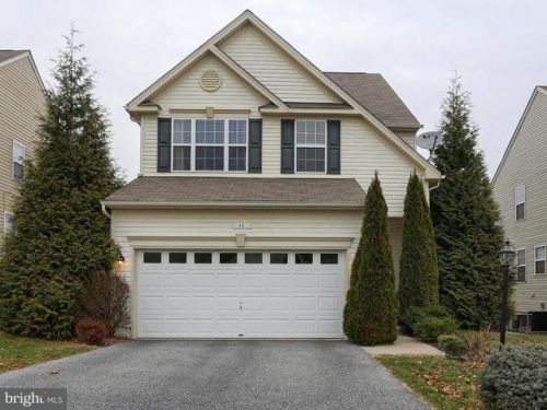 11 Descartes Dr, Lancaster, PA 17603-8860