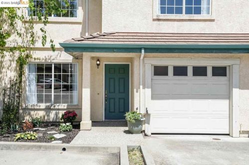 3025 Grove Way, Hayward, CA 94546-6703