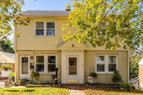 43 Bidwell Ter, Middletown, CT 06457-4503
