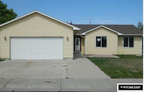 1018 Tomahawk, Orin, WY 82633-8101