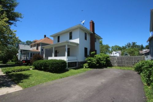 203 Brown St, Alden, IL 60033-2434