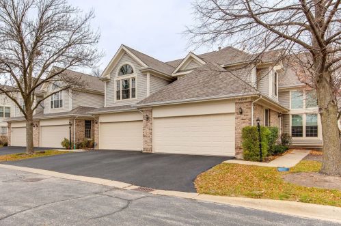 8650 Victor Ln, Des Plaines, IL 60016-8904