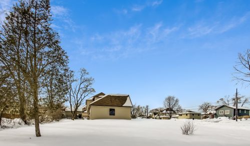 138 Hillside Ln, Willowbrook IL  exterior