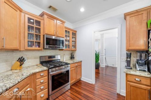 1435 Lakeboat Way, Atlanta GA  30331-8913 exterior