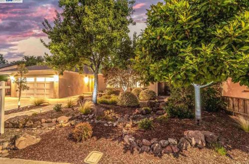 2934 Calais Dr, San Ramon, CA 94583-3119
