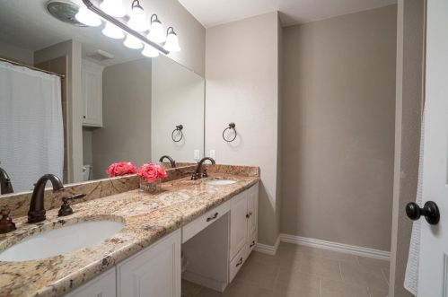 3613 Ashford Ave, Fort Worth TX  76133-3011 exterior