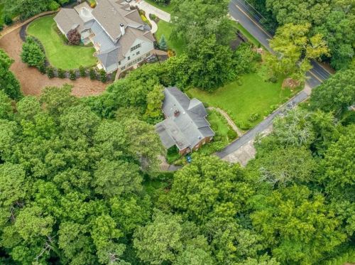 740 Moores Mill Rd, Atlanta GA  30327-1561 exterior