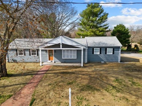 26 Cocumcussoc Way, North Kingstown, RI 02852-4402