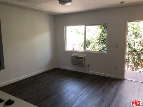 14924 Roscoe Blvd, Van Nuys, CA 91402-4629