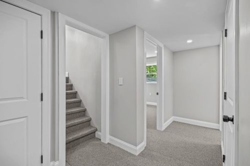 8 Clay St, Hopkinton RI  02804-1602 exterior