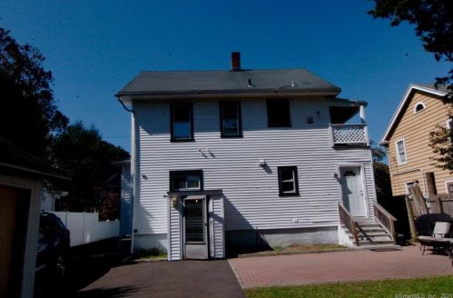 4 Aiken St, Norwalk, CT 06851-2718