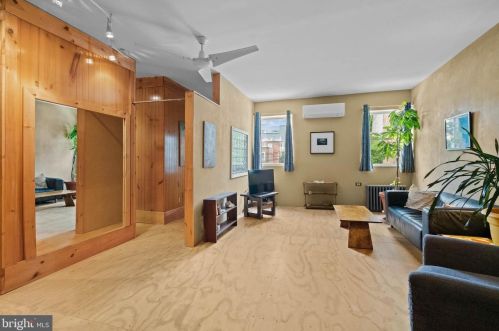 1226 8th St, Philadelphia PA  19147-5130 exterior