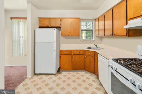 92 Wyndham Pl, Trenton NJ 08691-3127 exterior