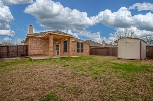 2329 Rushing Springs Dr, Fort Worth, TX 76118-7770