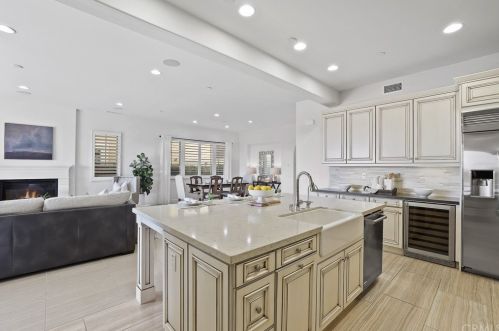 130 Long Fence, Irvine CA  92602-1807 exterior