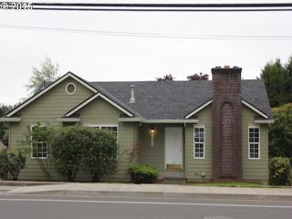 12533 Vernie Ave, Portland, OR 97222-6053