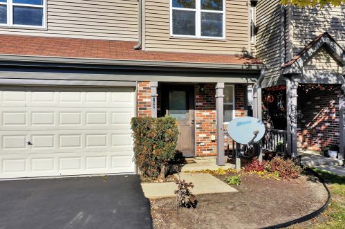 762 Whispering Oaks Dr, Palatine, IL 60074-2352