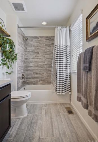 14744 Crestridge Dr, Aurora CO 80015-4207 exterior