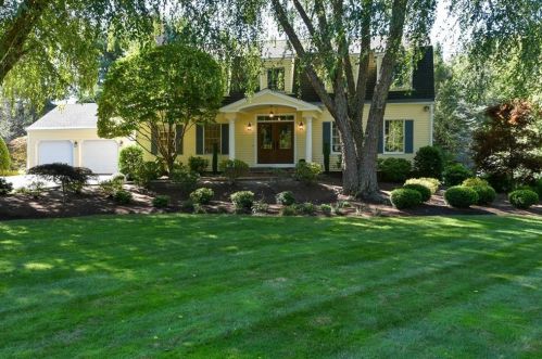 1 Juniper Dr, Warwick, RI 02818-1353