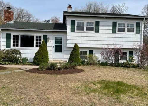 13 Wetomachick Ave, Westerly, RI 02891-4013