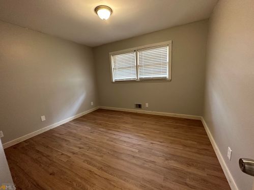 2916 Handy Dr, Atlanta GA  30318-7239 exterior