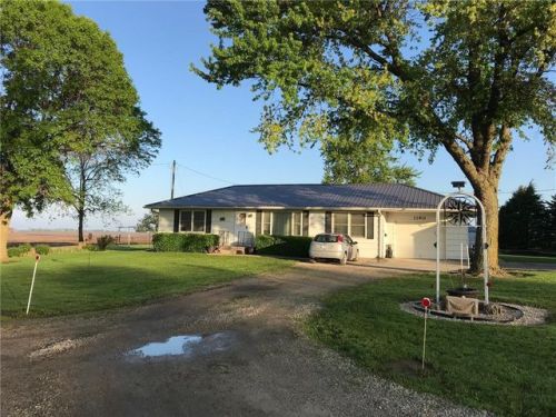 13911 Washington Rd, Valley Falls, KS 66088-4143