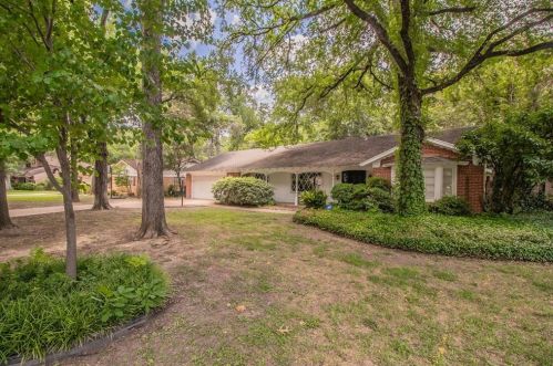 3215 Spanish Oak Dr, Fort Worth TX  76109-2056 exterior