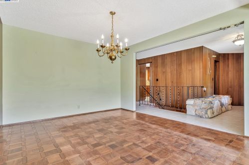 402 Arlington Ct, Pleasanton, CA 94566-7708