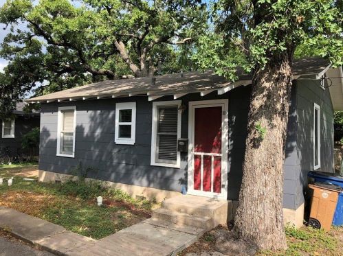207 39th St, Austin TX  78751-5030 exterior