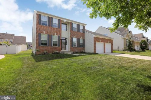 142 Maple Hill Dr, Auburn, NJ 08085-1365