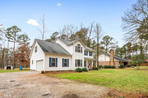 63 Club Forest Dr, Tennille, GA 31089-4102