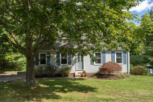 26 Summerwood Dr, Wallingford, CT 06492-3431