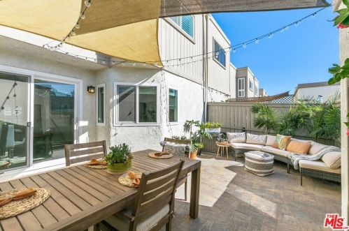 16641 Algonquin St, Huntington Beach CA  92649-3270 exterior