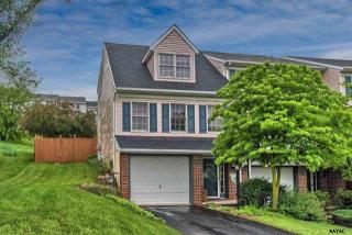 215 Harvest Dr, York, PA 17404-8324