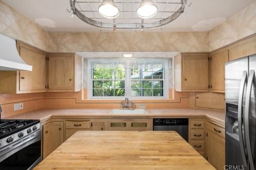 740 West St, Anaheim CA  92801-4708 exterior