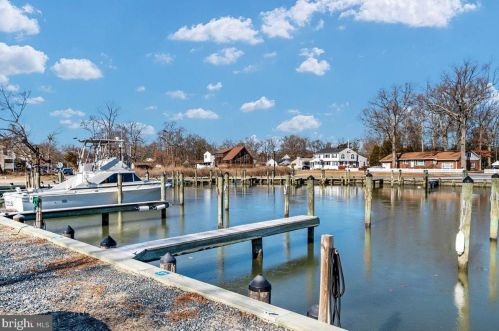 1176 Spruce Ave, Shady Side MD 20764-9562 exterior